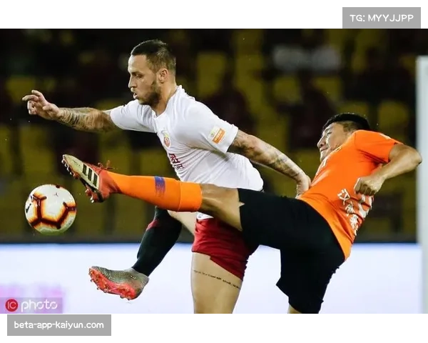 对比日韩联赛，中超赛季短休期长，节奏成发展瓶颈